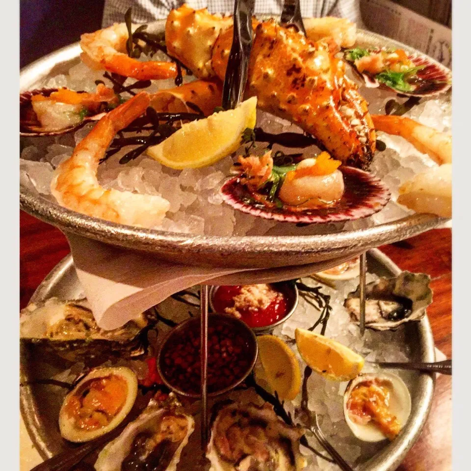 Snapdishの料理写真:Seafood Tower in LA|meishiさん