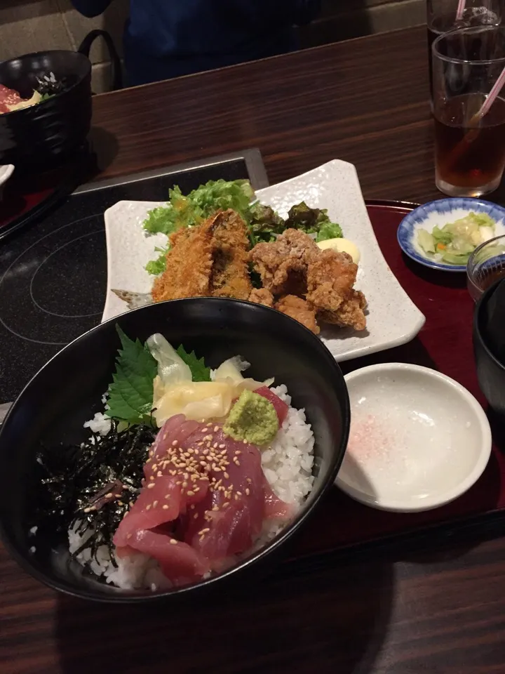 マグロ丼  揚げ物三点盛|iyochanさん