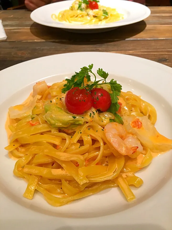 Snapdishの料理写真:道産帆立とエビのクリームトマトソースパスタ|Miki Matsukuraさん