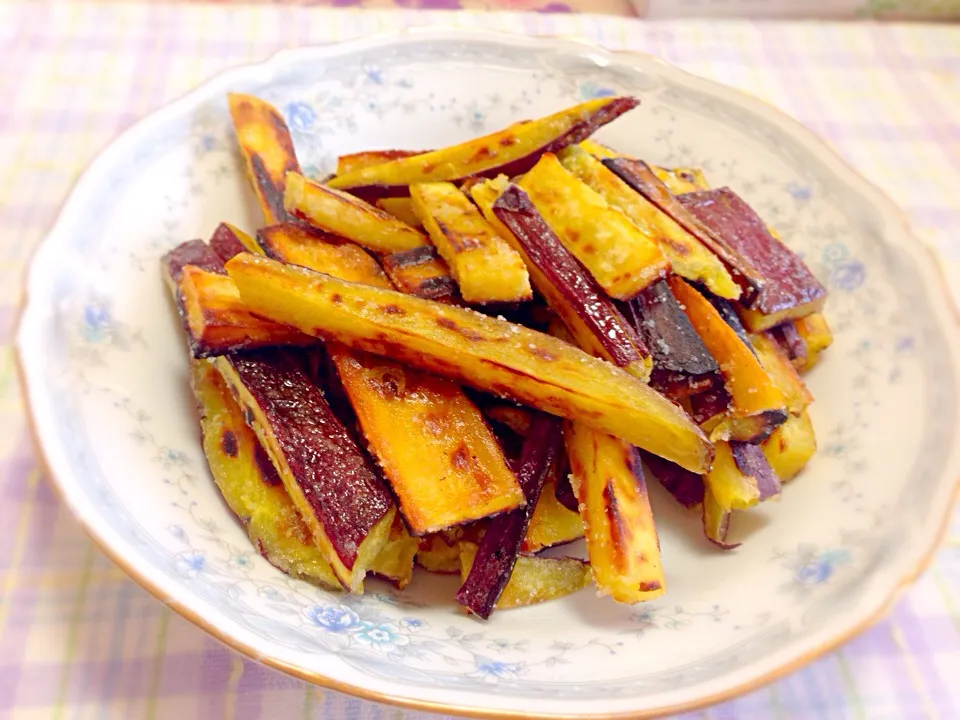 Snapdishの料理写真:えいぽんさんの料理 おさつスティック🍠|えいぽんさん