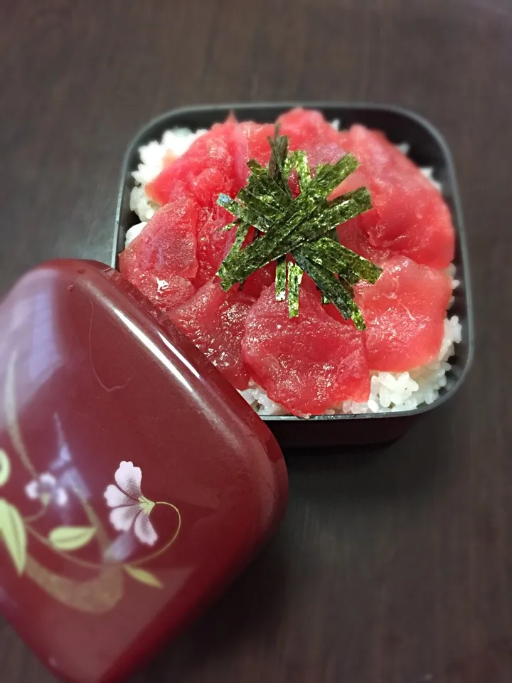 今夜の夕食（鉄火丼）🐟|じゅごんさん