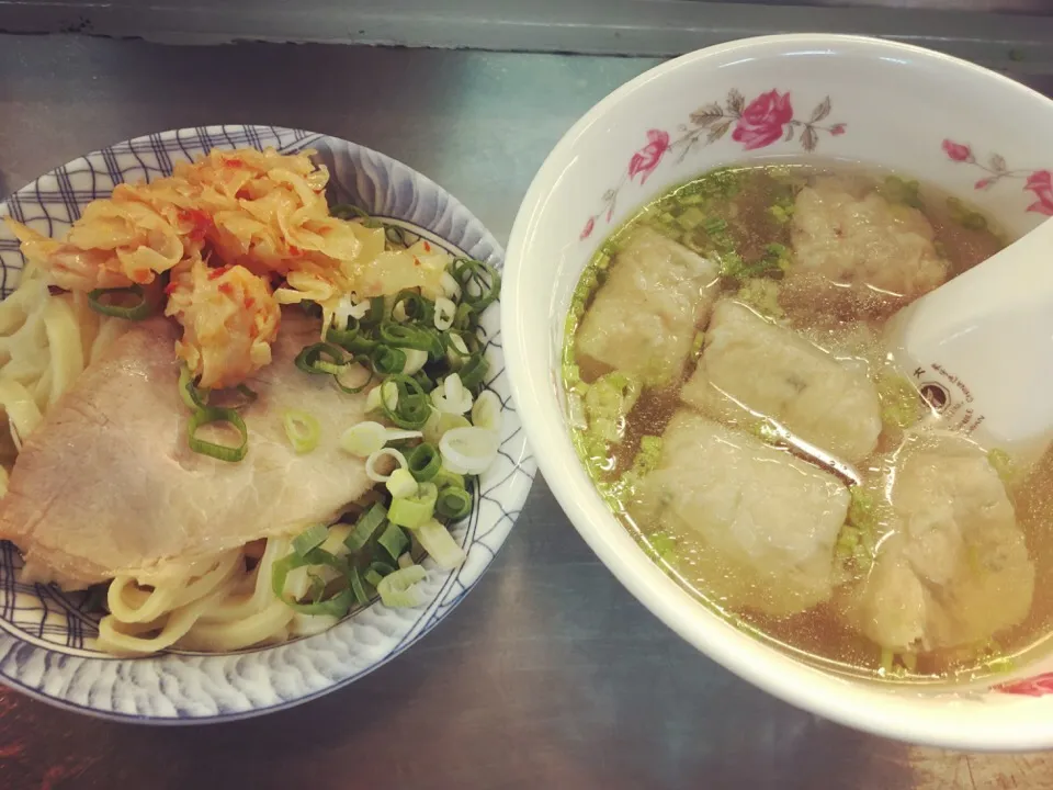 Snapdishの料理写真:雞蛋乾麵&燕餃湯|Orangeさん