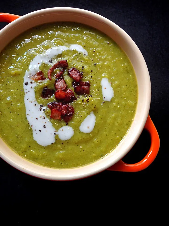 Broccoli soup with coconut milk & bacon bits|coxiella24さん