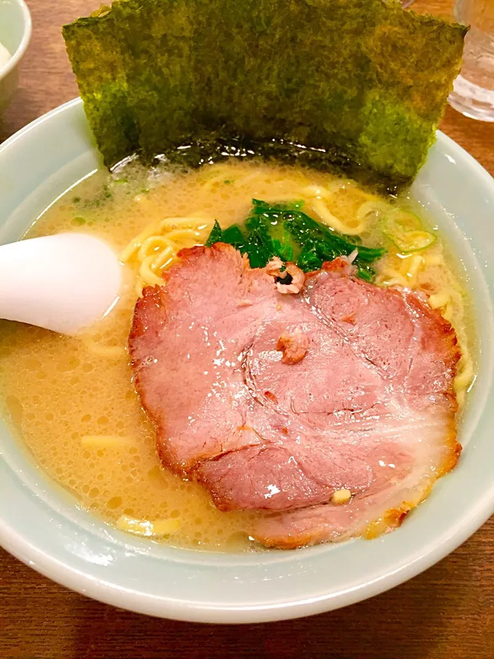 浅草隊の豚骨醤油ラーメン並|yさん