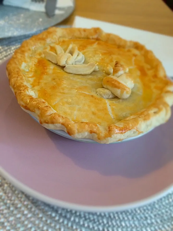 Snapdishの料理写真:chicken and mushroom pie|Cook from Londonさん