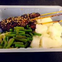 Snapdishの料理写真:Longtong met Yakitori en kousenband|Little Pearlさん