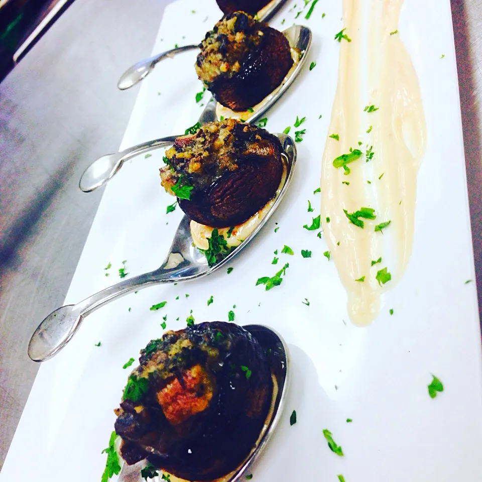 Stuffed mushrooms with snails|Edgar Rodriguezさん