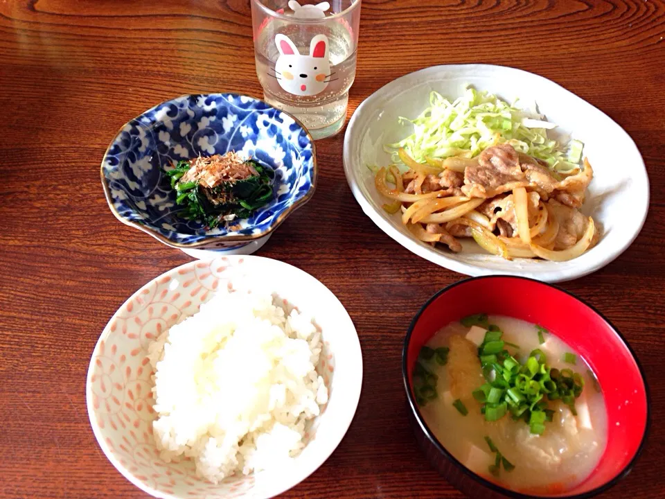 Snapdishの料理写真:生姜焼き、ほうれん草お浸し🍴|めいこさん