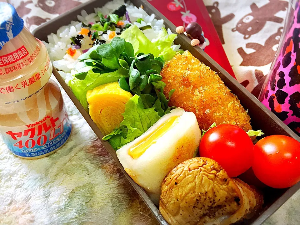 グラタンコロッケ&はんぺんチーズ&ミニみたね巻&パプリカのクレソル炒め&プチトマトお弁当♪|桃実さん