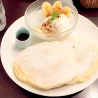 Snapdishの料理写真:パンケーキとあいす。|るくさん