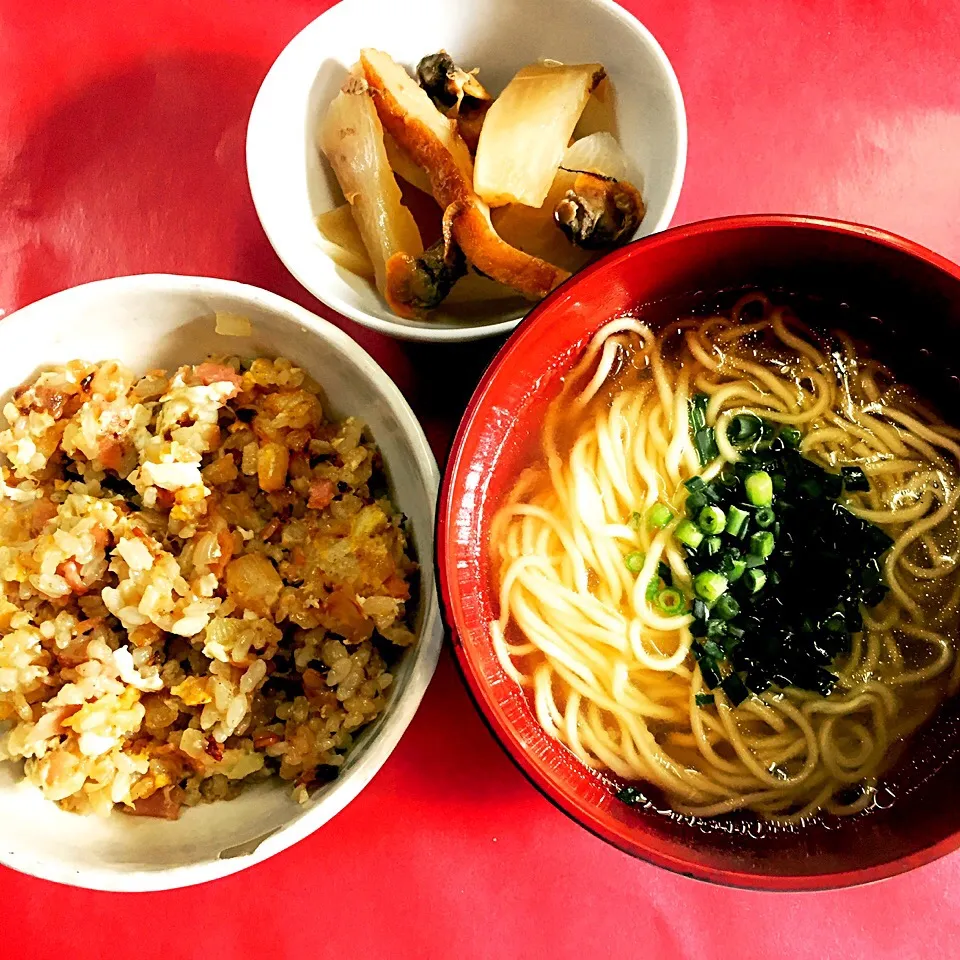 今日のお昼ごはん🎵
インスタントでごめんなさい塩ラーメン
でもトップバリューは、まぁまぁ美味しい❤︎|Yukako Nishimuraさん