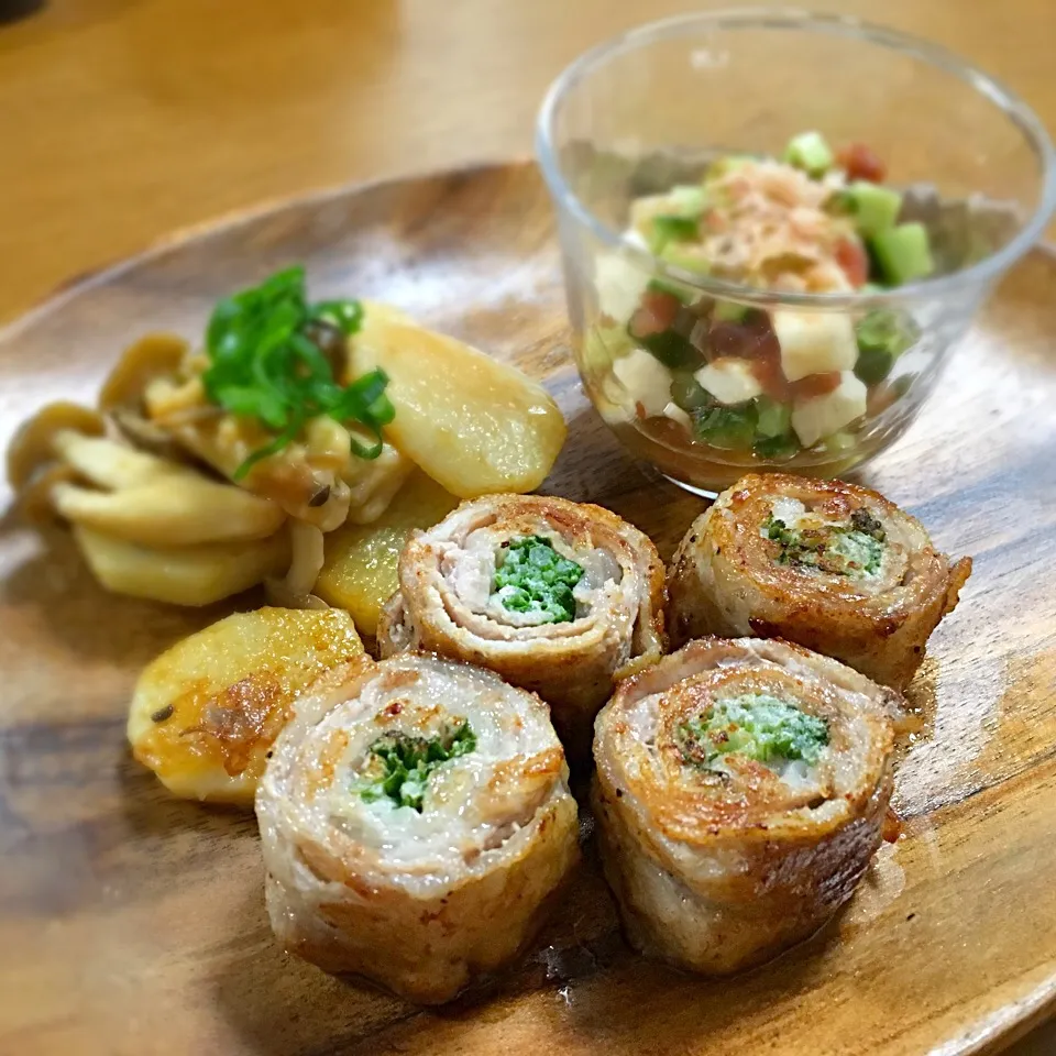 Snapdishの料理写真:10/26 今日の夕飯プレート《豚肉の水菜巻、長芋としめじのバター醤油焼、キュウリと長芋の梅肉和え》|むぎママさん