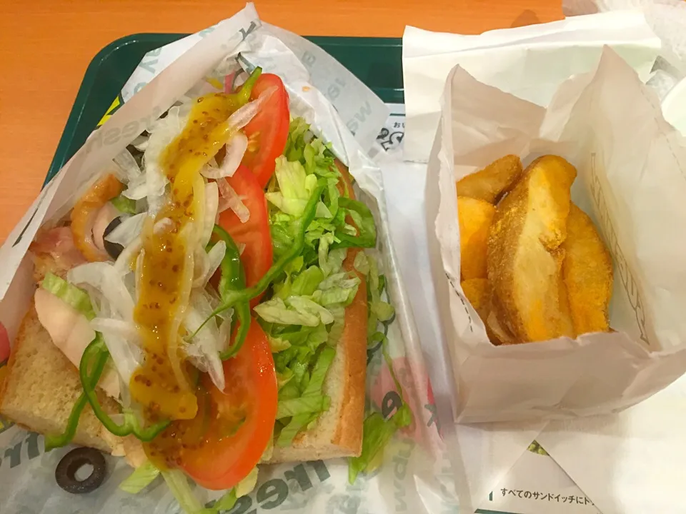 ローストチキンサンド肉2倍野菜増量とオーブンポテト|麦汁さん