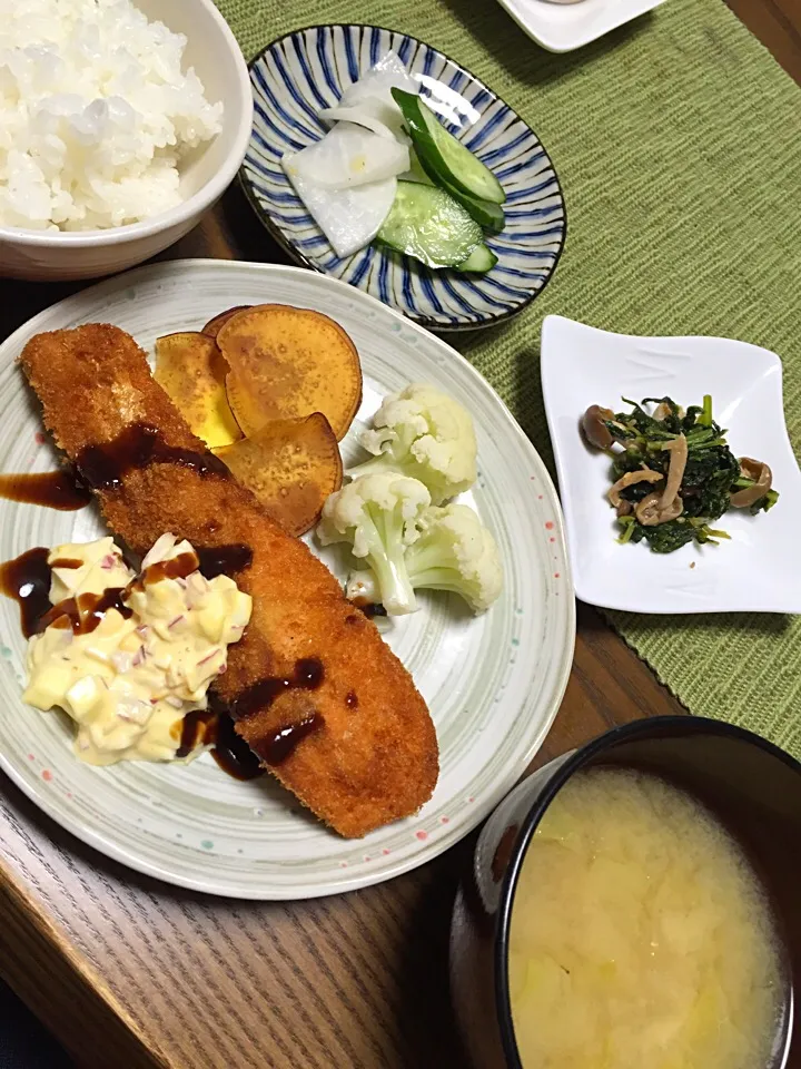 鮭フライ  
白子の味噌汁
大根葉のゴマ油炒め
浅漬け|Terumi  Yokosawaさん