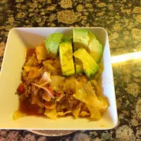 Beef cabbage soup. Side of avocado|Mila Coxさん