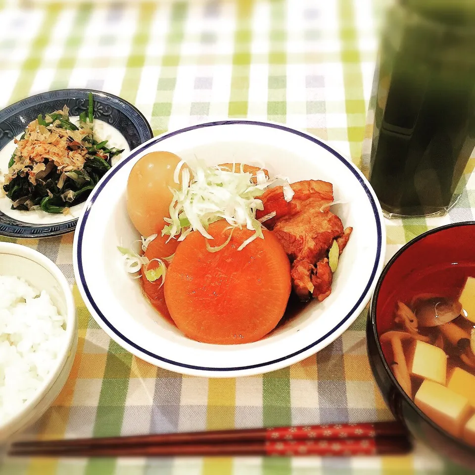 今日のご飯( ´👅` )
#おうちご飯 #豚の角煮 #角煮 #トロトロ #お鍋でコトコト #3時間 #
#豆腐とシメジおすまし #ほうれん草のおひたし #あーくるし #お腹いっぱい|Sah.Ahamさん