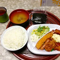 今夜の晩飯。ほっかほか亭の『チキン南蛮SP&おにぎらず(きんぴら&たまご),白飯,味噌汁|とろすけさん