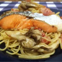 Snapdishの料理写真:鮭の秋パスタ バターしょうゆ|セルペンティさん