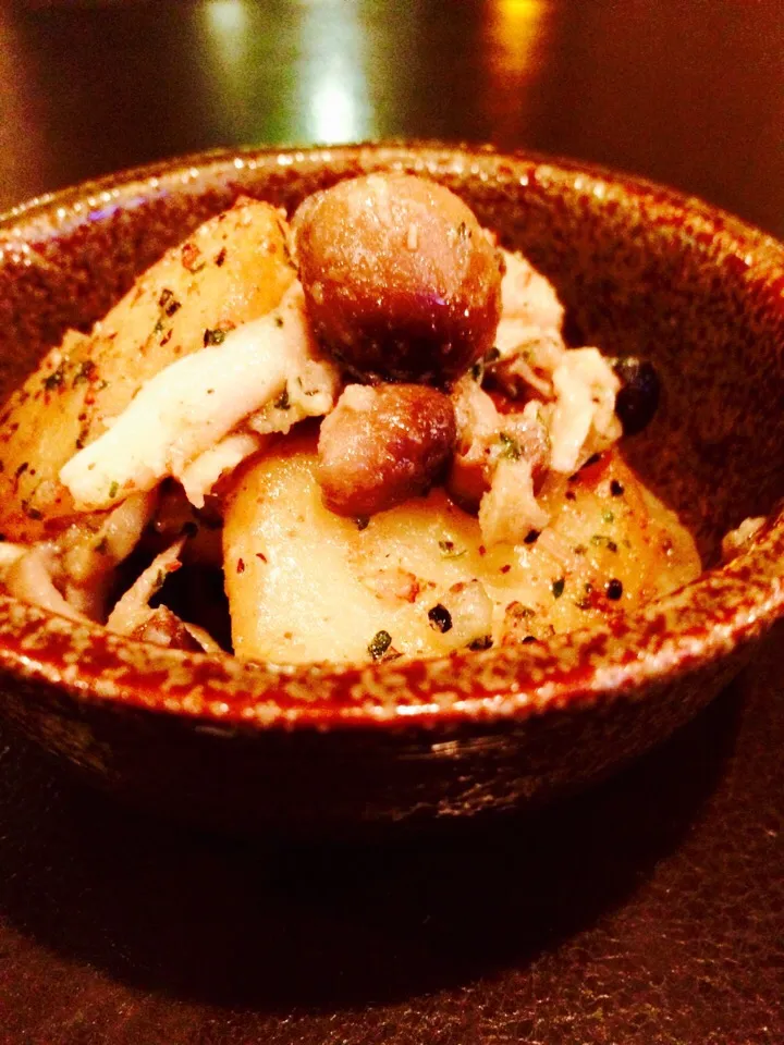 じゃがいも舞茸しめじのマヨバターソテー|Hitoさん