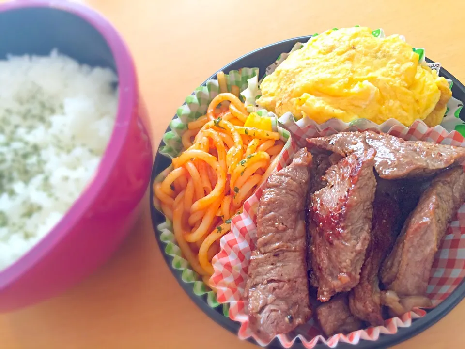 がっつりステーキ弁当|長岡 亜樹さん