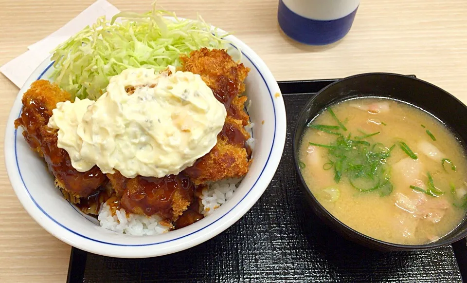 まぐろカツ丼 タルタル！|るみおんさん