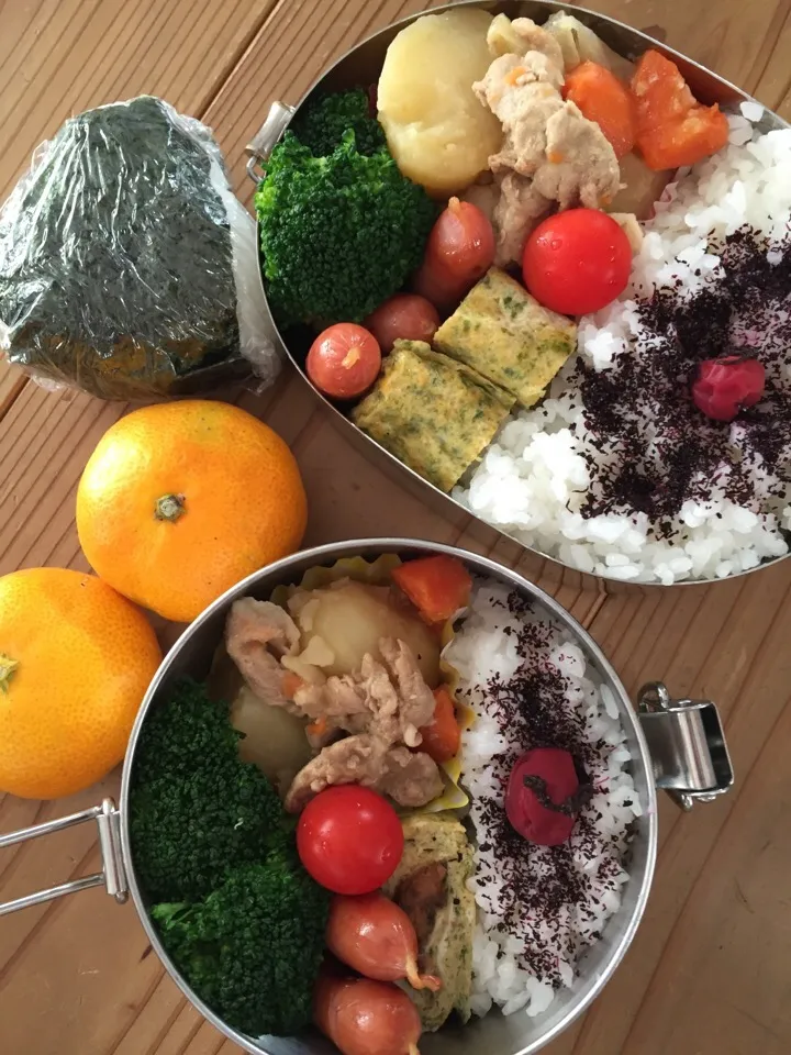 肉じゃが  さんまの蒲焼缶詰と青のり入り玉子焼き  ソーセージ  ブロッコリー  ミニトマト  みかん|かわまきまきさん