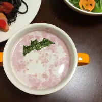 Snapdishの料理写真:コウモリの紫芋スープ|Nobue  Nagaiさん