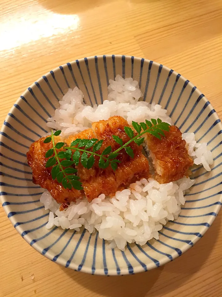 はも丼|よちまるさん