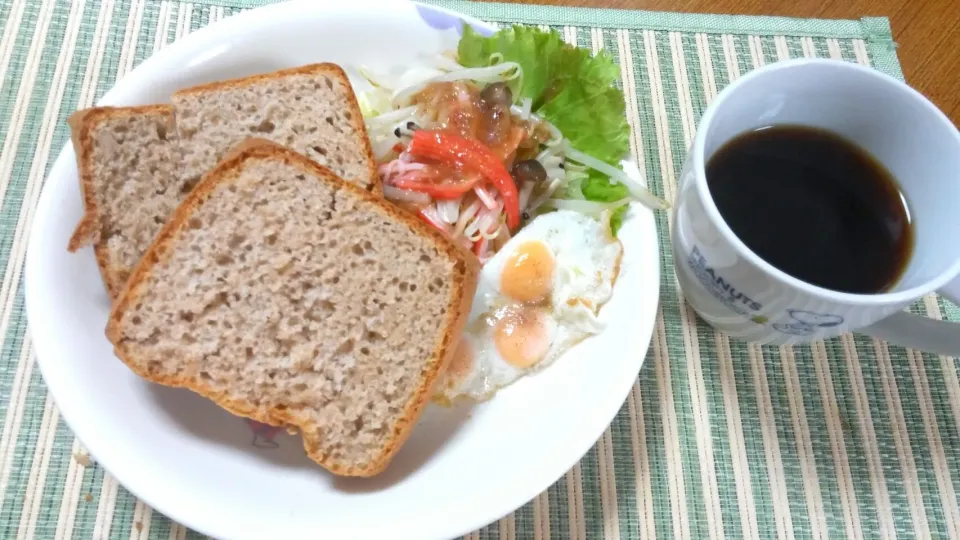 全粒粉パンでモーニング☕🍞🌄|あぁちゃんさん