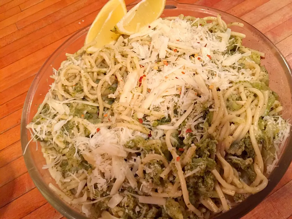 Broccoli sauce over spaghetti, light and delicious..|Michele Fortunatiさん