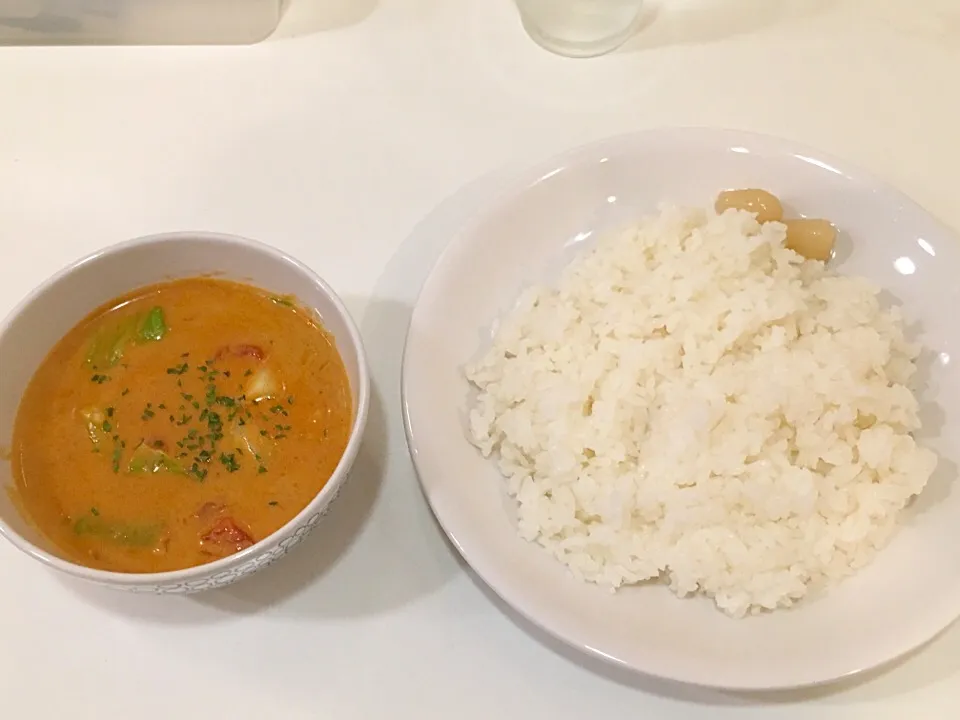 『キャベツとベーコンとトマトのヘルシータイカレー』@KOSUGI CURRY|カリー仙人さん