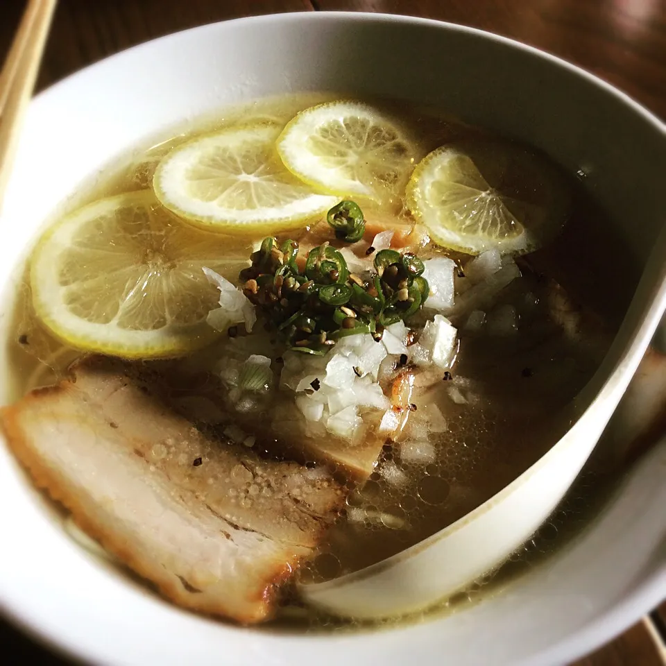 Snapdishの料理写真:念願のレモンラーメン🍜🍋😋|アライさんさん