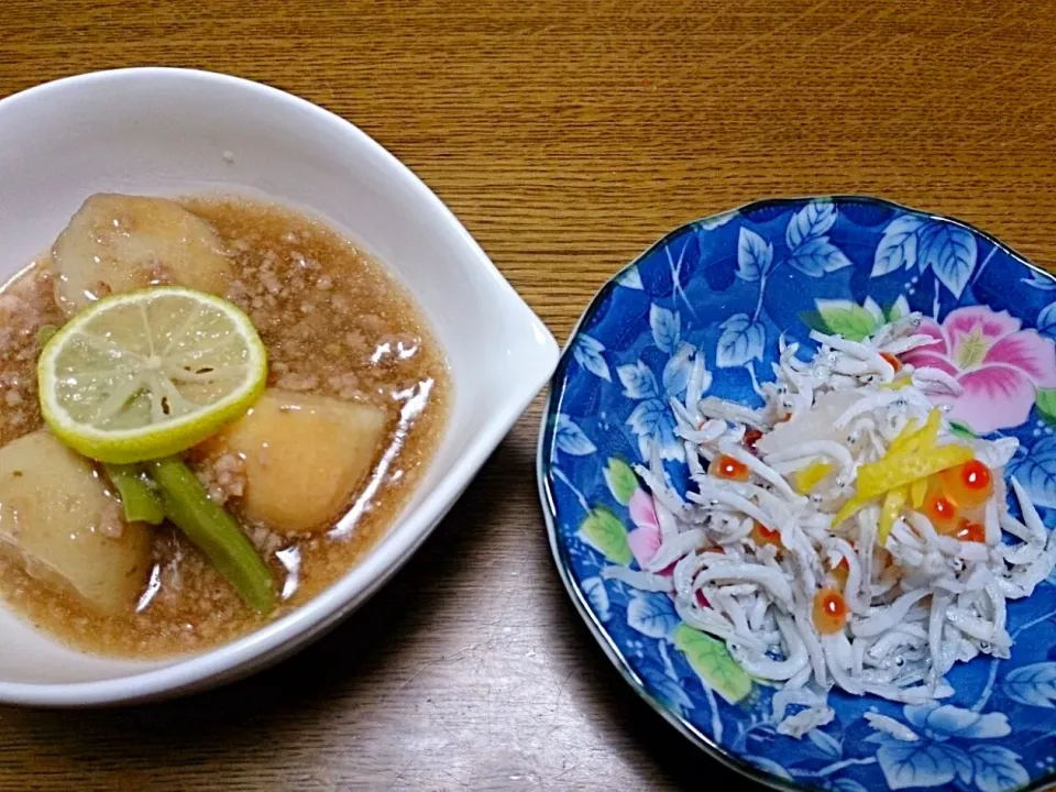 Snapdishの料理写真:里芋炊いたん、いくらとシラス|Akiko Nakamotoさん