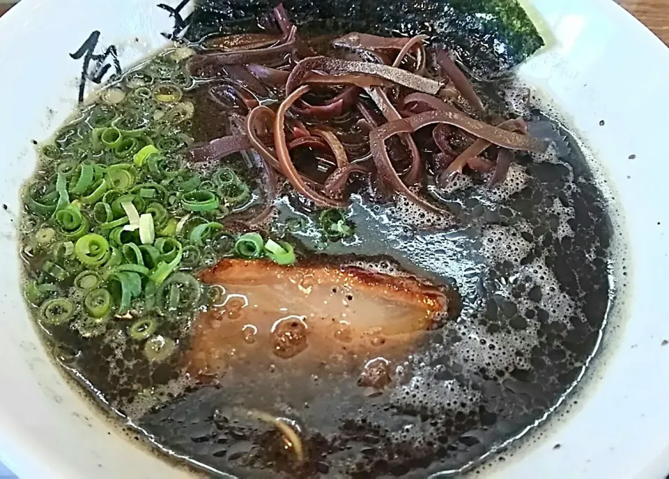 黒豚骨ラーメン|哲さん