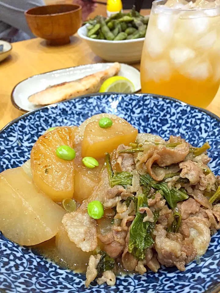 大根と豚肉のナンプラーこっくり煮♪ ハイボール♪|ゆきさん