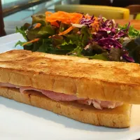 Snapdishの料理写真:Paris sandwich ham|Doungjai Dearさん