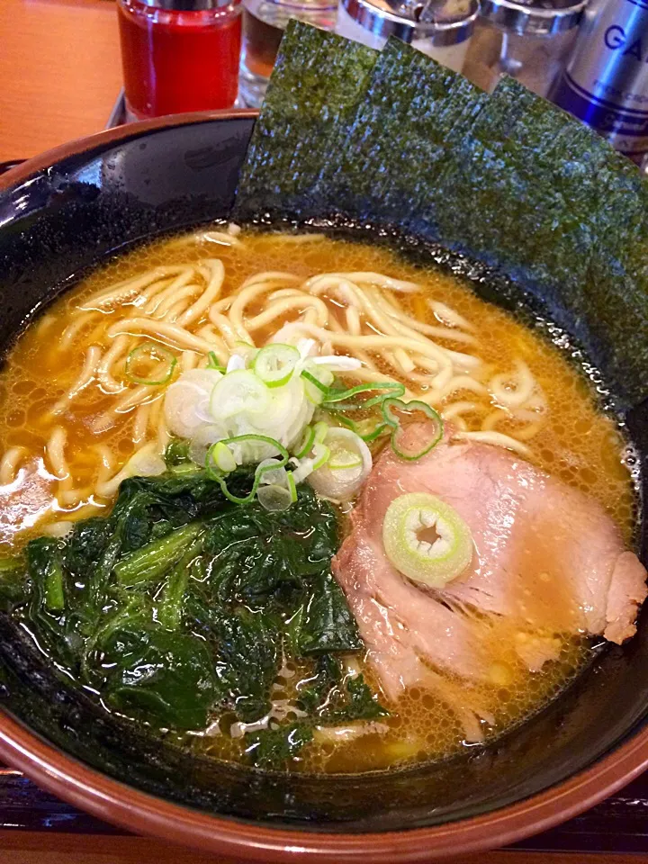 麺ぼうの横浜家系ラーメン|もにもにかさん