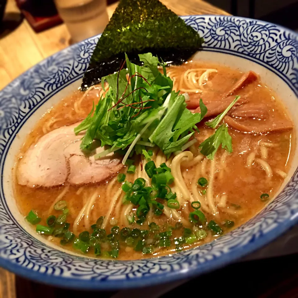 ✨醤油豚骨ラーメン✨|中さんさん