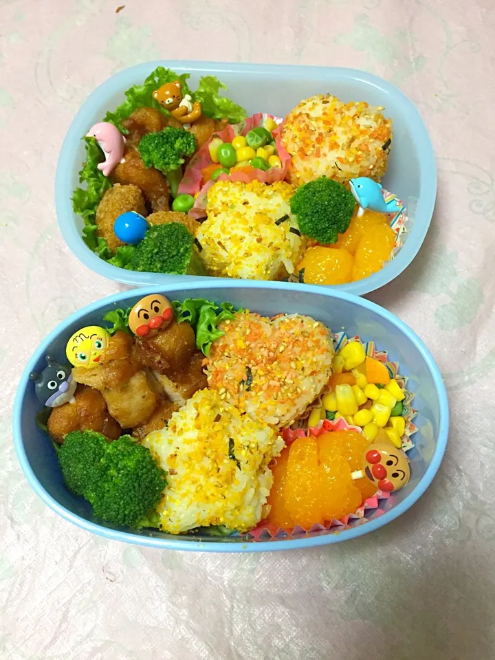 Today's obento. Heart and star shaped onigiri as requested with karaage(fried chicken), mikan(tangerine), and boiled veggies.|Samantha Lacsonさん