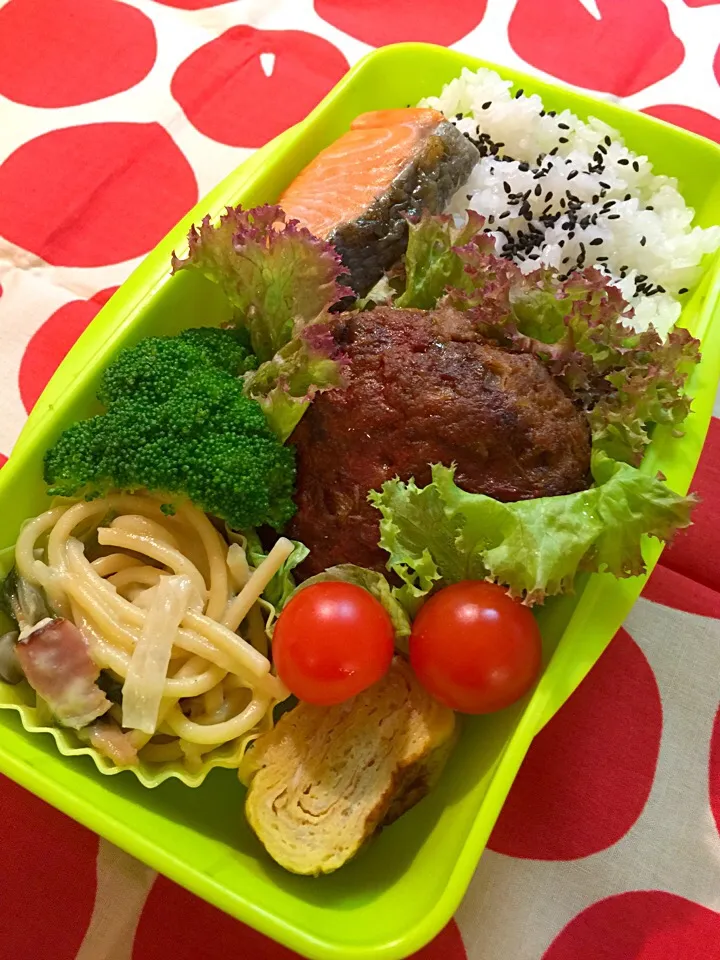 Snapdishの料理写真:2015.10.29 中三男子ハンバーグ弁当(　˙༥˙　)♡|mari-pさん