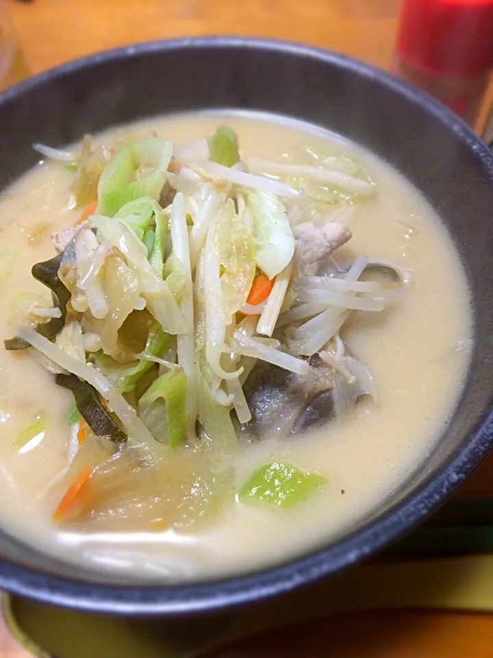 野菜たっぷり麺半分ラーメン|Shinobu  Takahashiさん