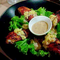 ニンニク唐辛子とヨーグルトソース添えグリルチキンウィング Grilled Chicken Wing w/ Garlic Chillie and Yogurt Sauce ✔