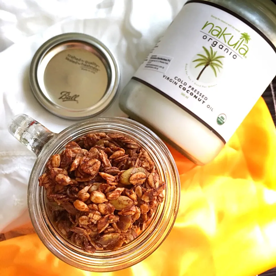 Homemade peanut butter dark chocolate granola|coxiella24さん