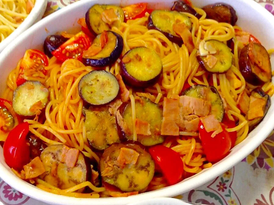 またまた登場🎶
畑で採れた秋なす🍆とミニトマト🍅のパスタ🍝😋|いしくん。（たまご王子🥚🐣🐥🐔）さん