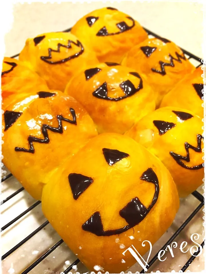 🎃Halloween pampkin bread🎃|ヴェレちゃんさん