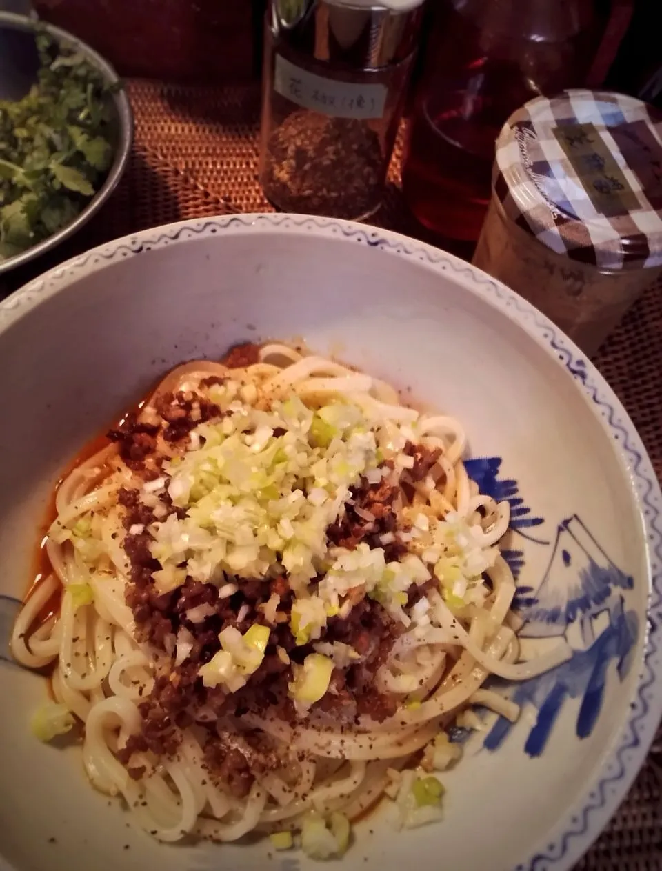 担々麺と手製調味料|こいさんさん