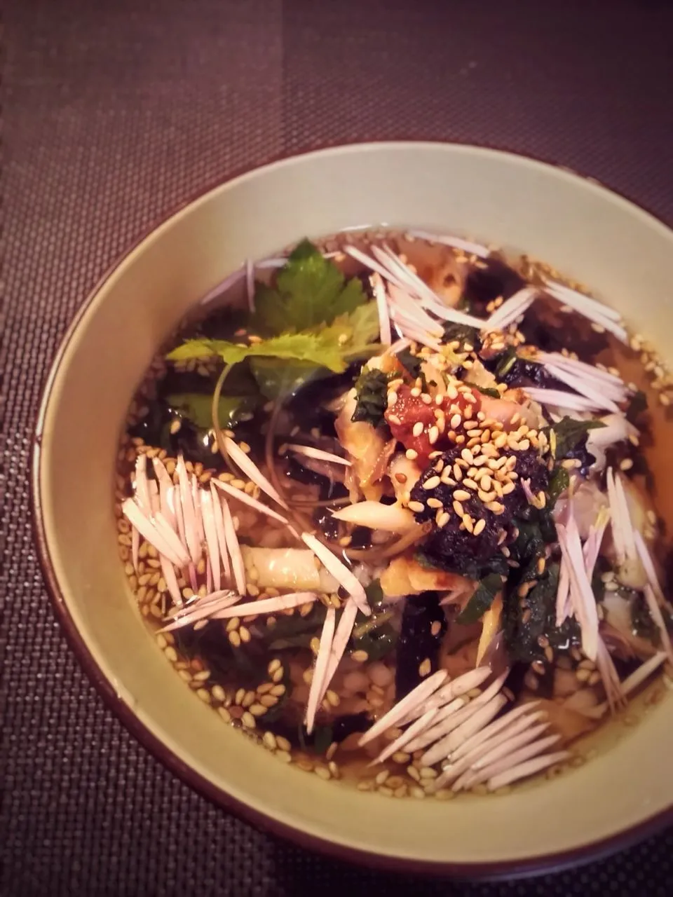 Snapdishの料理写真:鯵の開き茶漬け梅干し風味、菊花散らし|こいさんさん