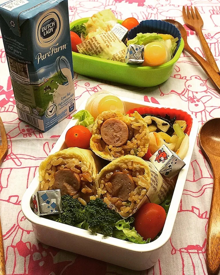 Snapdishの料理写真:Omelette rice rolls lunch box. スティックオムライス弁当|Yuka Nakataさん