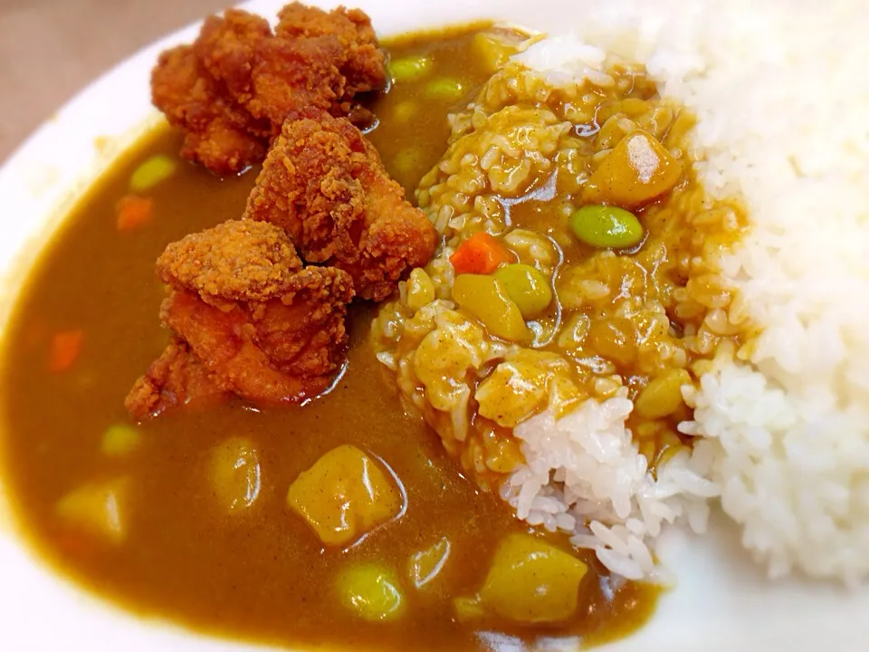 チキン唐揚げカレー🍛|ゆうじ.さん