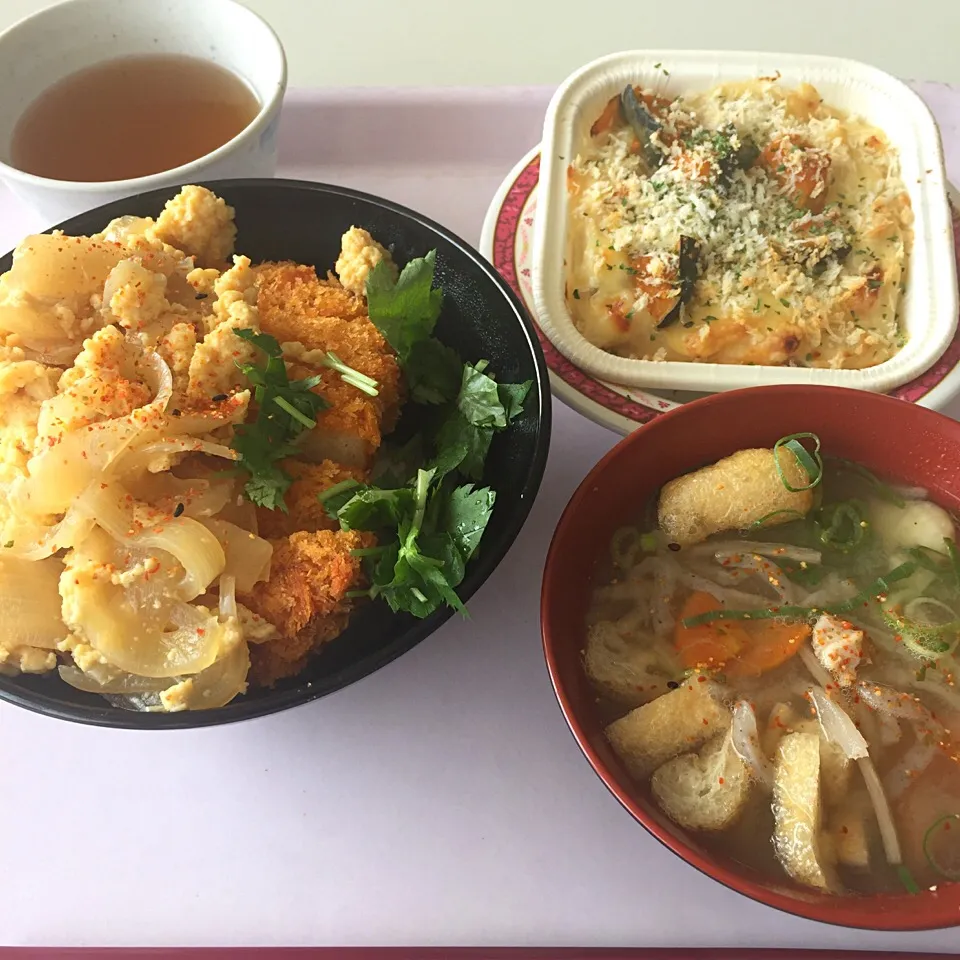 親子カツ丼、さつま汁、かぼちゃグラタン|maixx ใหม่さん